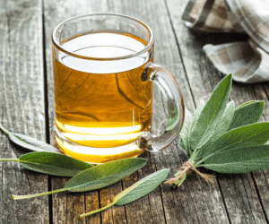 Laurier et clou de girofle : Infusion pour tomber enceinte